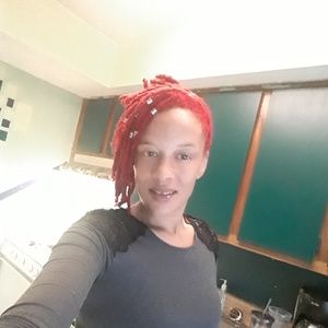 Meet your Posher, Tinika